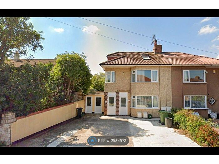 2 Bedroom Maisonette To Rent In Braemar Crescent, Bristol, BS7