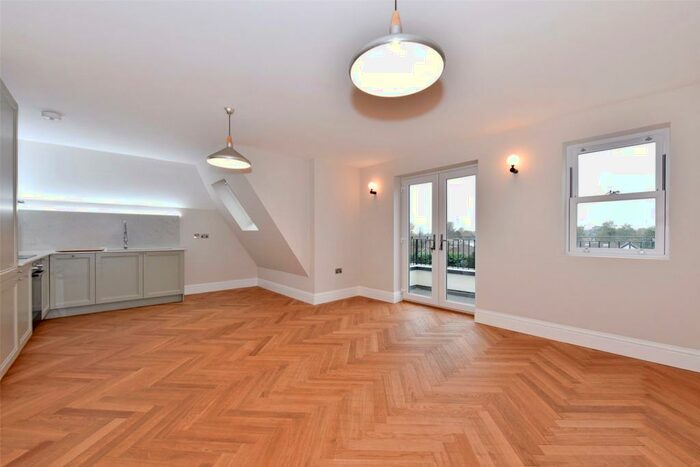 1 Bedroom Apartment To Rent In Clarence Road, Windsor, Berkshire, SL4