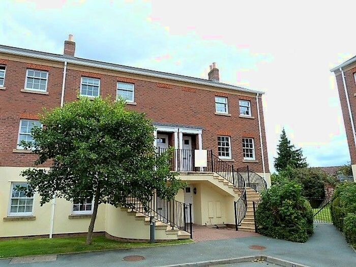 3 Bedroom Town House To Rent In Cornmill Square, St Michaels Gate, Shrewsbury, SY1