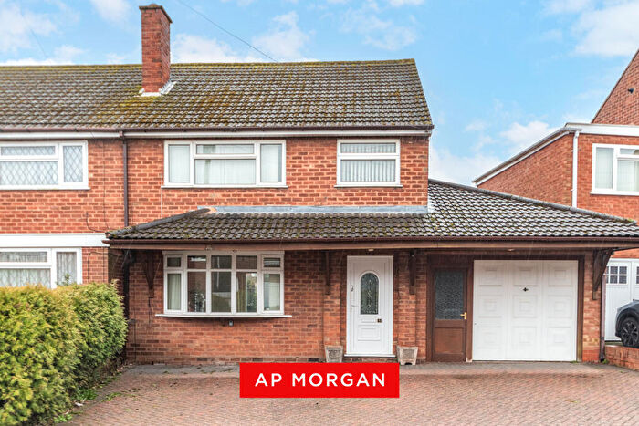 3 Bedroom Semi Detached House For Sale In Longmeadow Grove, Birmingham, West Midlands, B31