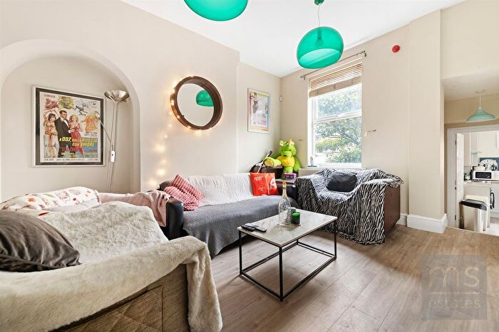 5 Bedroom Flat To Rent In Hope Drive, The Park, Nottingham, NG7