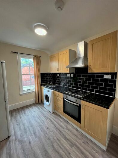 2 Bedroom Flat To Rent In Pershore Road, Selly Park, Birmingham, B29
