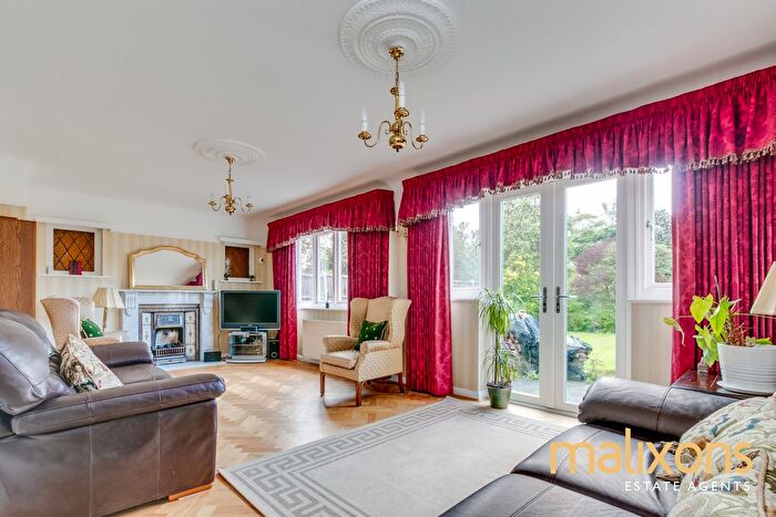 4 Bedroom Detached House To Rent In Belltrees Grove, London, SW16