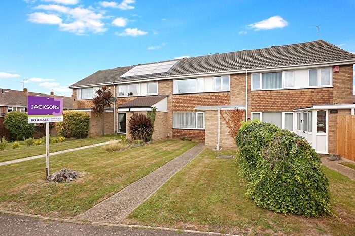3 Bedroom Terraced House For Sale In Wakeley Road, Rainham, ME8