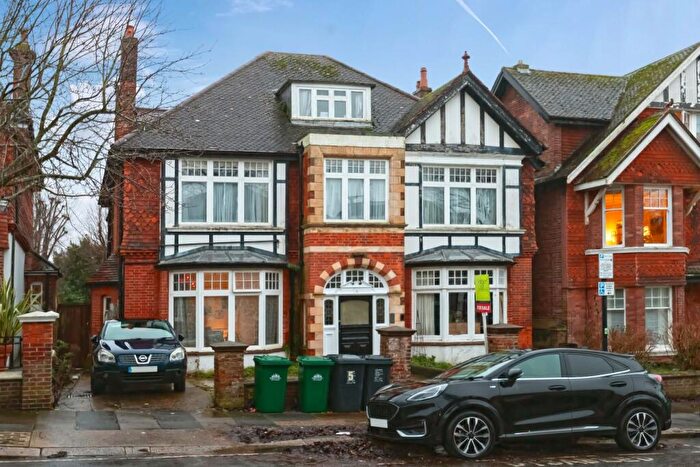 2 Bedroom Apartment For Sale In Wilbury Gardens, Hove, BN3