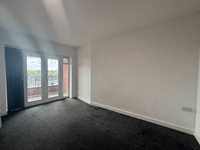 1 Bedroom Flat To Rent In Wood Street, Bilston, WV14