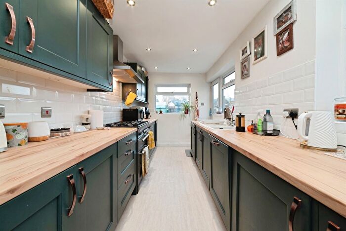 3 Bedroom Terraced House For Sale In Desmond Avenue, Hull, HU6