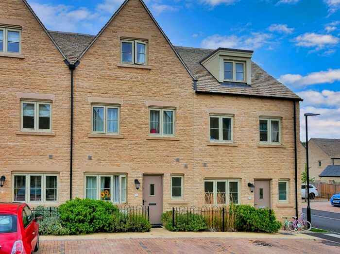 4 Bedroom Terraced House To Rent In Nightingale Way, South Cerney, GL7