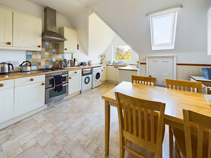 2 Bedroom Flat For Sale In Moorcourt Close, Sidmouth, EX10