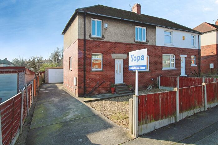 3 Bedroom Semi Detached House For Sale In St. Oswald Road, Wakefield, WF2