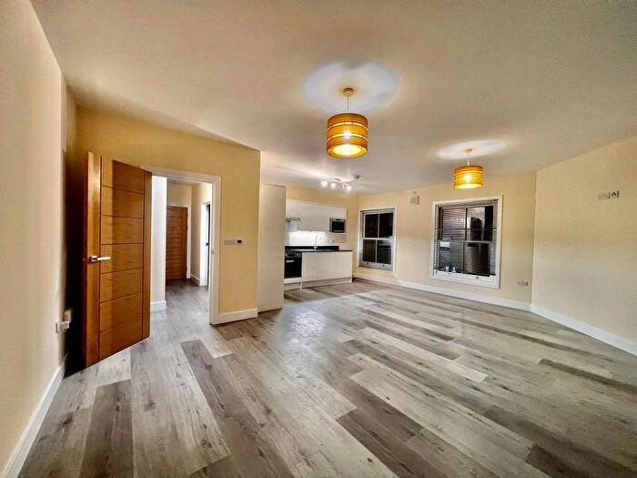 2 Bedroom House To Rent In Southwark Park Road, London, SE16