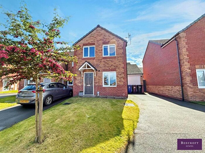 3 Bedroom Semi-Detached House For Sale In Highfield Grange Close, Wombwell, Barnsley, S73