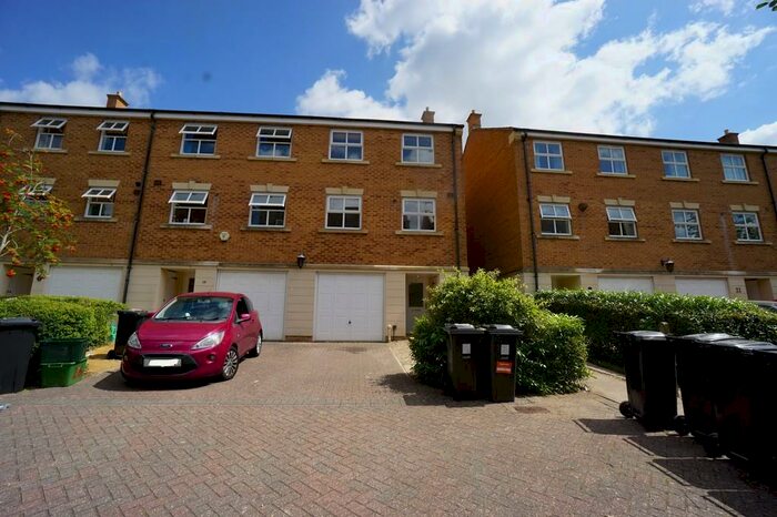 6 Bedroom Town House To Rent In Paxton, Stoke Park, Frenchay, BS16