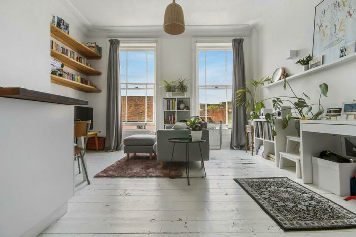 1 Bedroom Flat To Rent In Bedroom First Floor Flat In Chichester, PO19