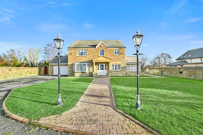 6 Bedroom Detached House For Sale In North End, Longhoughton, NE66