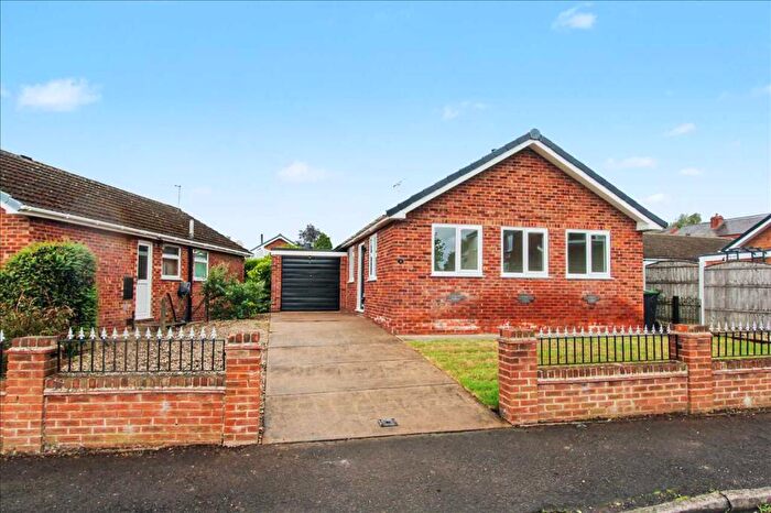 2 Bedroom Detached Bungalow For Sale In Brynsmoor Road, Brinsley, Nottingham, NG16