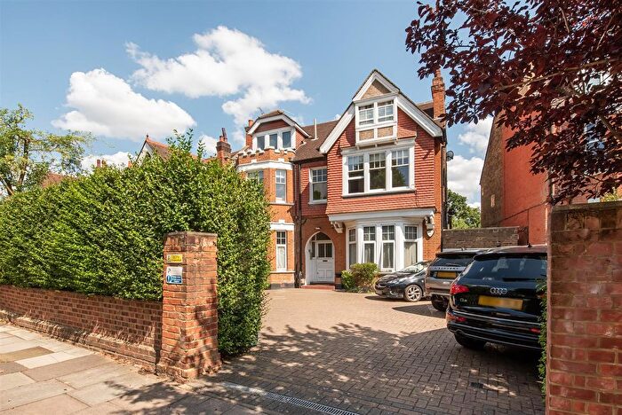 2 Bedroom Flat To Rent In Marchwood Crescent, Ealing, W5