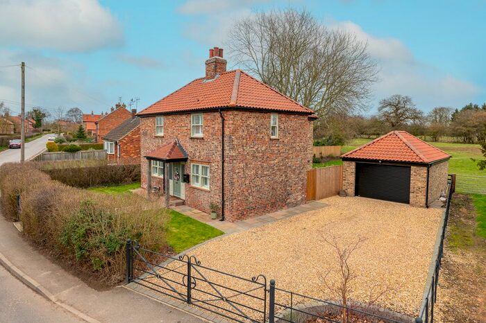 4 Bedroom Cottage For Sale In Aldwark, York, YO61