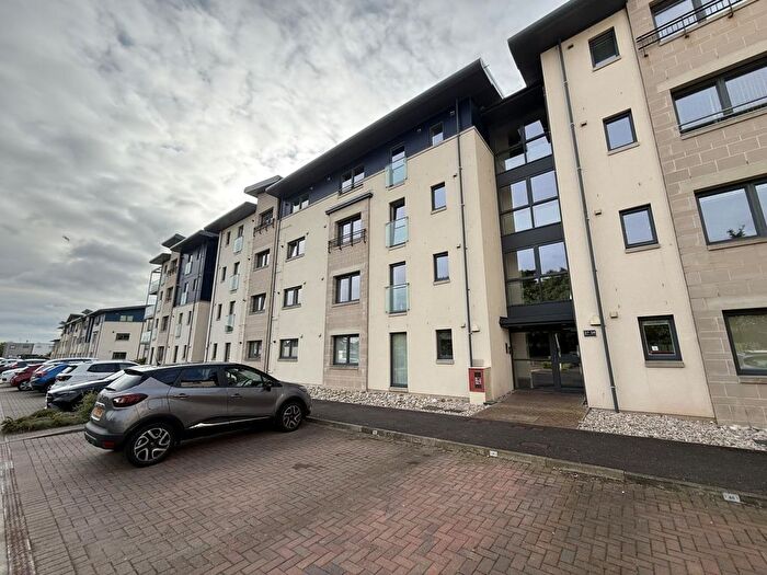 3 Bedroom Flat To Rent In Dundee, Angus, DD5