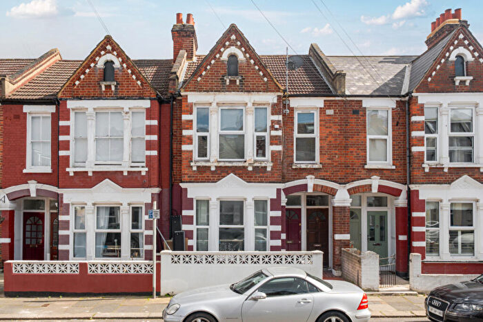 2 Bedroom Flat For Sale In Tynemouth Road, Mitcham, CR4