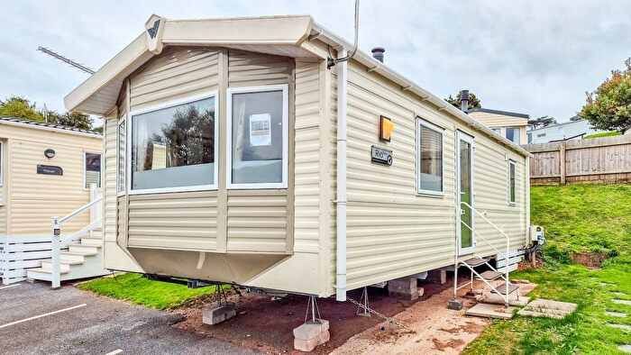 2 Bedroom Mobile/park Home For Sale In Dartmouth Road, Paignton, TQ4