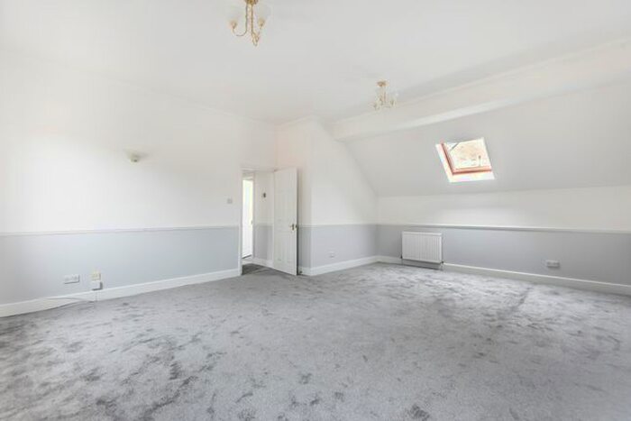 2 Bedroom Flat To Rent In Woodyates Road, Lee, London, SE12