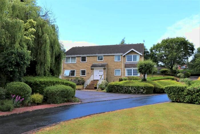 2 Bedroom Flat To Rent In The Court, The Lane, Alwoodley, Leeds, LS17