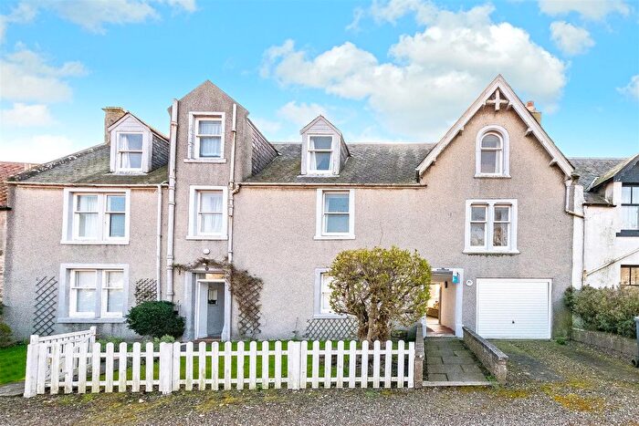 2 Bedroom Flat For Sale In Forelands Court, Marketgate South, Crail, KY10