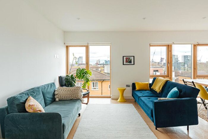 3 Bedroom Flat To Rent In Eastway, Aumbrey Apartments Eastway, E9