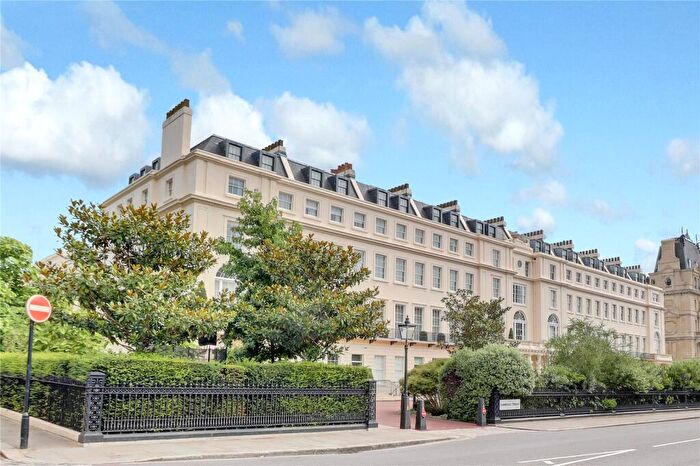 4 Bedroom Flat For Sale In Cambridge Terrace, Regent's Park, London, NW1