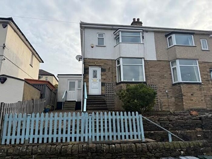 3 Bedroom Semi Detached House For Sale In Thackley Old Road, Shipley, BD18