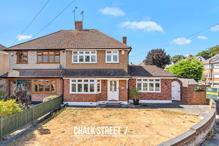 3 Bedroom Semi-Detached House For Sale In Fleet Avenue, Upminster, RM14