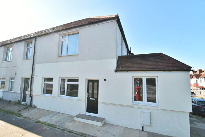 1 Bedroom Flat To Rent In Old Shoreham Road, Hove, BN3