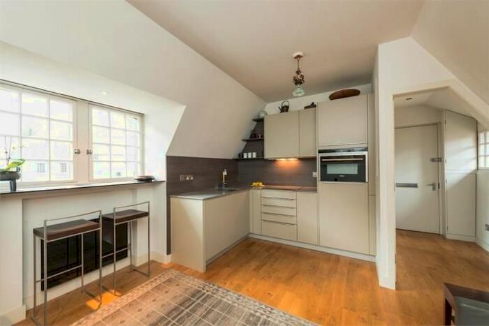 1 Bedroom Flat To Rent In Well Court, Edinburgh, EH4