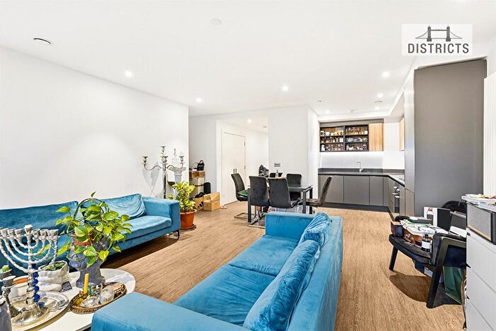 3 Bedroom Apartment For Sale In Western Gateway, Canning Town, E16