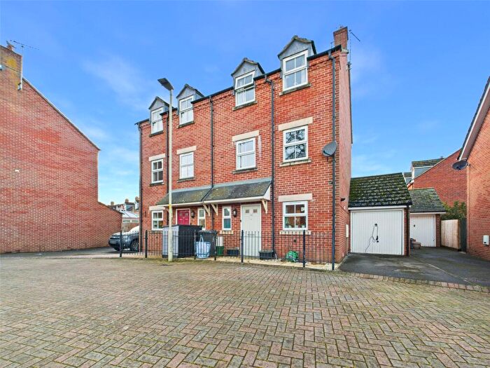 4 Bedroom Semi Detached House For Sale In Mount Pleasant Kingsway, Quedgeley, Gloucester, Gloucestershire, GL2