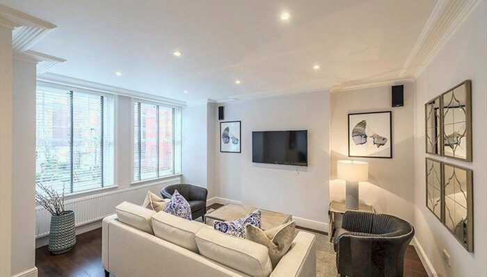 3 Bedroom Flat To Rent In Hamlet Gardens, Ravenscroft Park, Hammersmith, London, W6