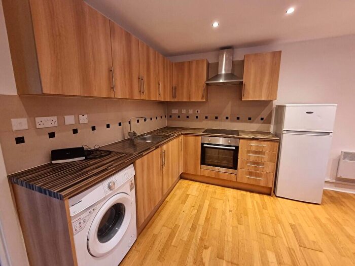 1 Bedroom Flat To Rent In Ellingfort Road, London, E8
