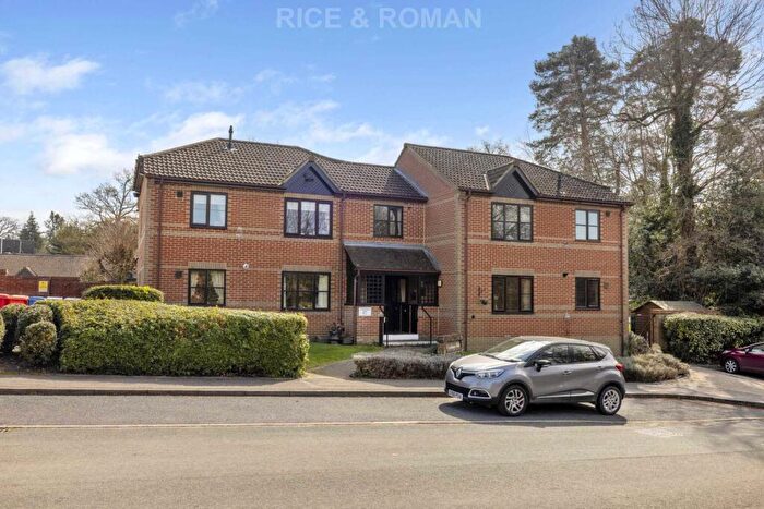 2 Bedroom Retirement Property For Sale In Copenhagen Walk, Crowthorne, RG45