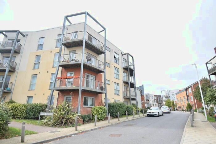 2 Bedroom Flat For Sale In Morris Walk, Dartford, DA1