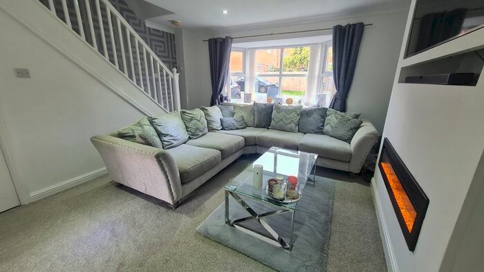 3 Bedroom End Of Terrace House To Rent In Cornfield, Dewsbury, WF13