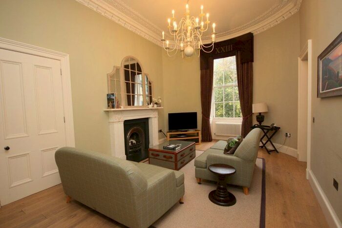 2 Bedroom Flat To Rent In Rutland Square, Edinburgh, EH1