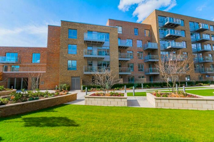 2 Bedroom Flat To Rent In Smithfield Square, Harringay, London, N8