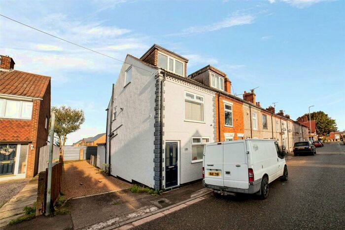 3 Bedroom Semi-Detached House For Sale In Alfreton Road, Sutton-in-Ashfield, Nottinghamshire, NG17