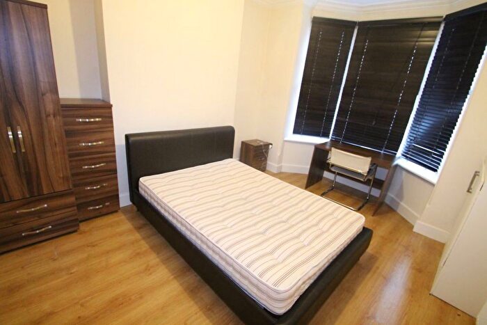 5 Bedroom Terraced House To Rent In Fosse Road South, Leicester, LE3