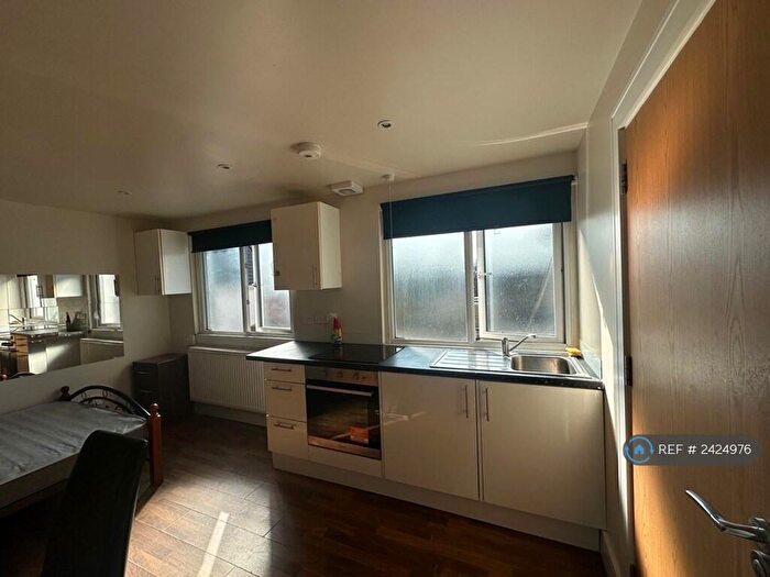 Studio To Rent In Church Road, London, NW4