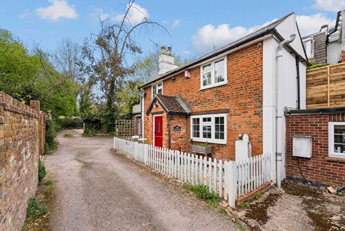 2 Bedroom Terraced House For Sale In High Street, Great Missenden, HP16