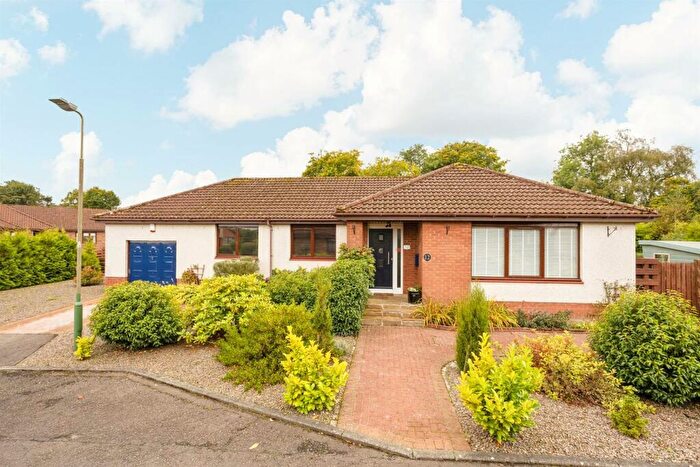 3 Bedroom Detached Bungalow For Sale In Manse Grove, Stoneyburn, EH47
