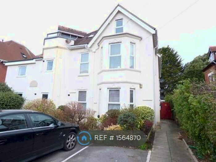 2 Bedroom Flat To Rent In Abingdon House, Bournemouth, BH5