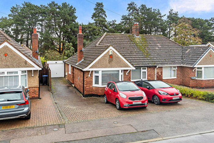 2 Bedroom Bungalow For Sale In Grassmere Avenue, Northampton, NN3